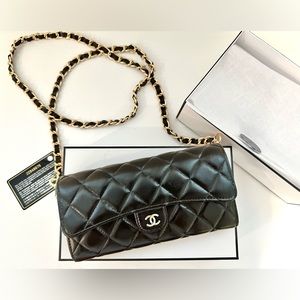 Auth CHANEL Quilted Black/Gold Matelasse CC Lambskin Large Bifold Converted WOC